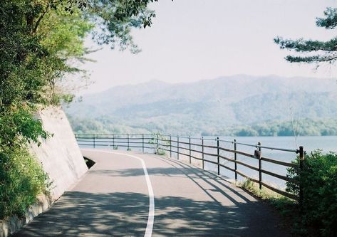 Summer In Japan, Film Camera Photography, City Of Bones, Japan Aesthetic, Lost In Translation, Vintage Film, Cinematic Photography, Slice Of Life, Film Aesthetic