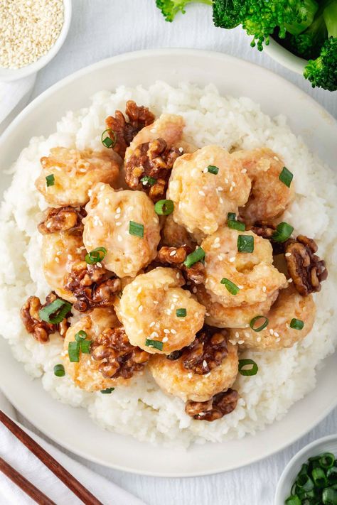 Honey Walnut Prawns, Prawn Sauce, Honey Shrimp, Caramelized Walnuts, Asian Meals, Walnut Shrimp, Menu Recipes, Seafood Recipe, Honey Walnut