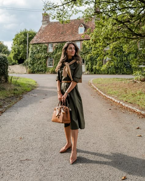 Brown Hermes Bag, English Country Outfits Women, Lydia Millen Outfits, English Country Style Outfits, Modest Outfits Winter, Elegant Fall Outfits, English Country Fashion, Country Club Outfit, Countryside Outfit