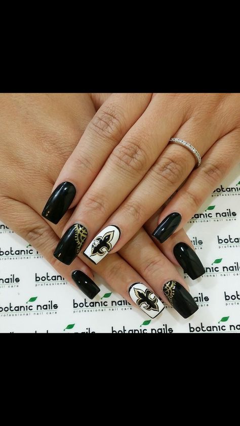 Saint Nails Designs, Saint Nails Acrylic, Saints Nails Design, Nail Art New Orleans, New Orleans Saints Nails Designs, New Orleans Saints Nails, New Orleans Nail Designs, Saints Nails, Nfl Nails