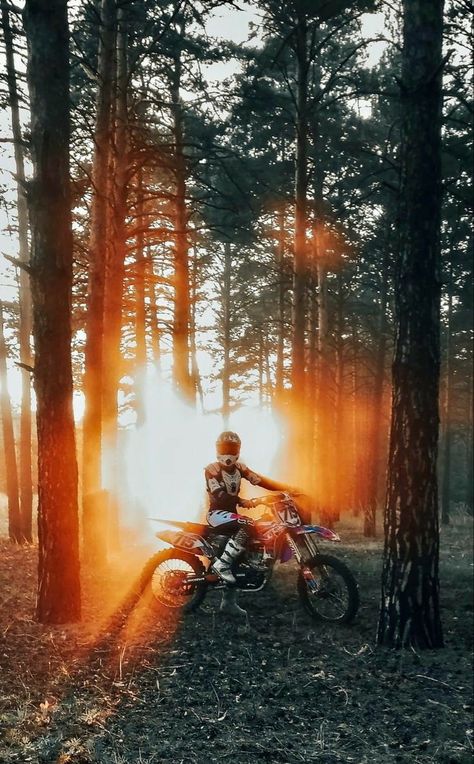 Dirt Bike Photoshoot, 59th Anniversary, Motocross Photography, Cool Dirt Bikes, Wallpaper Samsung, Bike Photoshoot, Samsung Wallpaper, Dirt Bikes, Dirt Bike