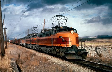 Trains Photography, Bristol Cars, Steam Trains Photography, Milwaukee Road, Doors Makeover, Railroad Photography, Model Railroading, Train Photography, Electric Locomotive