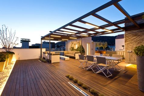 Aquí puedes encontrar fotos con ideas de diseño de interiores. ¡Inspírate! Ideas Terraza, Roof Terrace Design, Rooftop Patio Design, Roof Garden Design, Terrace Decor, Rooftop Terrace Design, Rooftop Design, Pergola Design, Rooftop Patio