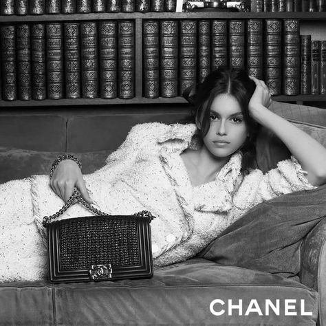 Chanel Ad Campaign, Chanel Campaign, Cindy Crawford Daughter, Chanel Ad, Kaia Jordan Gerber, Style Analysis, Handcrafted Handbags, Chanel Fashion Show, Chanel Official Website