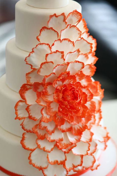 Cake by Jan Kish - La Petite Fleur / jankish.com, Photography by Simon Yao Studio / simonyao.com Orange And White Wedding, Orange Wedding Color Palette, New Cake Design, Orange Wedding Cake, Peony Cake, Orange Wedding Colors, Floral Wedding Cake, Cake Trends, Unique Wedding Cakes