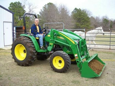 John Deere 4105 Compact Utility Tractor specs Aba Center, Tractors Pictures, John Deere Tractors Pictures, John Deere Garden Tractors, Mighty Machines, Farm Implements, Tractor Pictures, Tractor Price, Tractor Idea