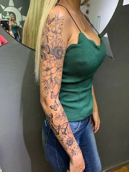 Upper Arm Half Sleeve Tattoo For Women, Female Sleeve Tattoo Ideas For Women, Floral And Butterfly Sleeve Tattoo, Beautiful Sleeve Tattoos For Women, Dainty Sleeve Tattoos For Women, Beautiful Sleeve Tattoos, Floral Sleeve Tattoo, Butterfly Sleeve Tattoo, Jasmine Tattoo