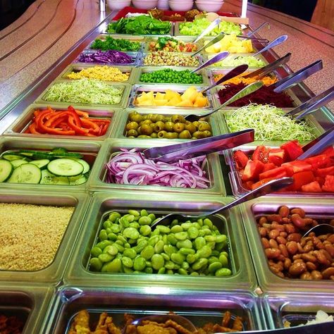 Salad Bar Restaurants, Keene Nh, Salad Shop, Salad Buffet, Salad Recipes Healthy Easy, Pizza Salad, Lunch Buffet, Ambrosia Salad, Vegetarian Salads