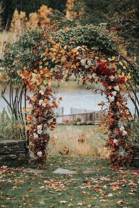 Edson Hill - Stowe, VT #7 Fall Wedding Arbor Ideas, Vermont Wedding Venues, Fall Wedding Trends, Tv Weddings, Vermont Fall, Stowe Vt, Hill Wedding, Wedding Arch Flowers, Arch Flowers