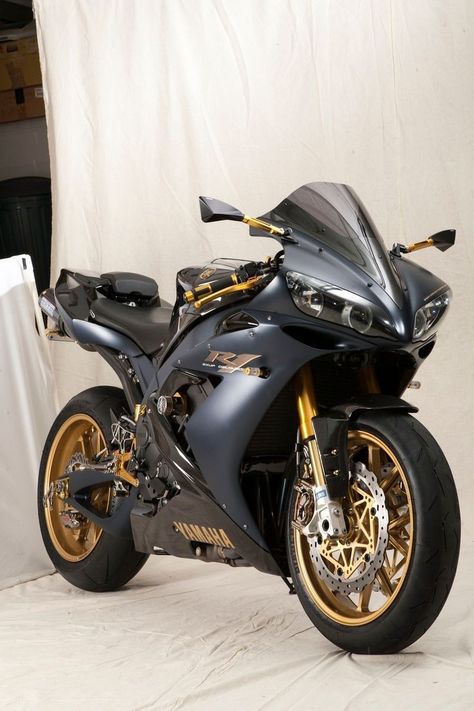 Yamaha R6 Black, Yamaha R1 2004, Moto Ninja, Purple Motorcycle, Aprilia Motorcycles, Yamaha Mt07, Moto Yamaha, Motorcross Bike, Yamaha Bikes