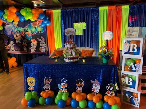 Space Jam Party Ideas, Space Jam Baby Shower Ideas, Space Jam Birthday Party, Space Jam Theme, Space Jams, Toy Story Baby, Baby Shower Theme Decorations, Tune Squad, Flower Gift Ideas