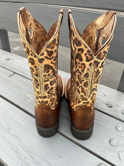 Cute cowgirl boots outfits