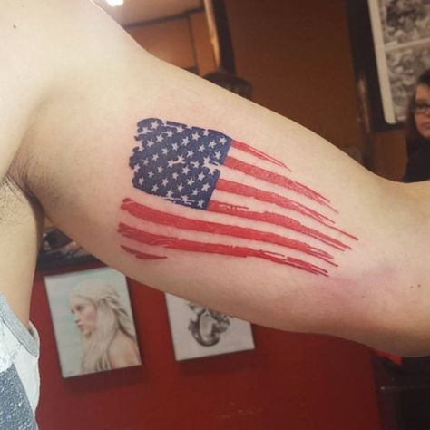 placement of flag but NO color and better design would be cool Tattoos On Arm For Women, Rob Tattoo, Watercolor American Flag, American Flag Tattoos, Tattoos On Arm, Flag Tattoos, Small American Flags, Patriotic Tattoos, Women Images