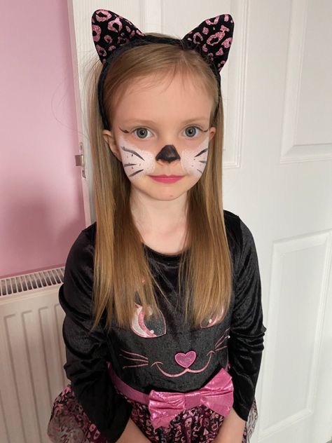 Kid Cat Face Paint, Simple Cat Face Paint, Cat Face Painting For Kids, Cat Face Paint Easy, Kitty Face Paint, Character Makeup, Face Painting Easy, Kids Face Paint, Kids Makeup