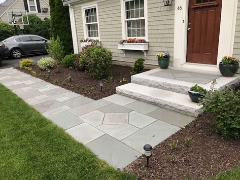 Path Landscaping, Concrete Front Steps, House Facelift, Landscaping Entrance, Front Walkway Landscaping, Granite Steps, Front Door Landscaping, Front Yard Walkway, Veranda Design