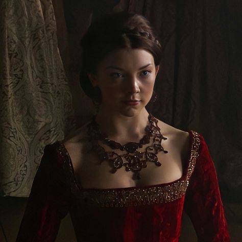 Anne Boleyn the Tudors Anne Boleyn The Tudors, Anne Boleyn Aesthetic, Natalie Dormer Anne Boleyn, Mary Boleyn, Mary Tudor, Tudor Dress, Catherine Parr, Sarah Bolger, Anne Of Cleves