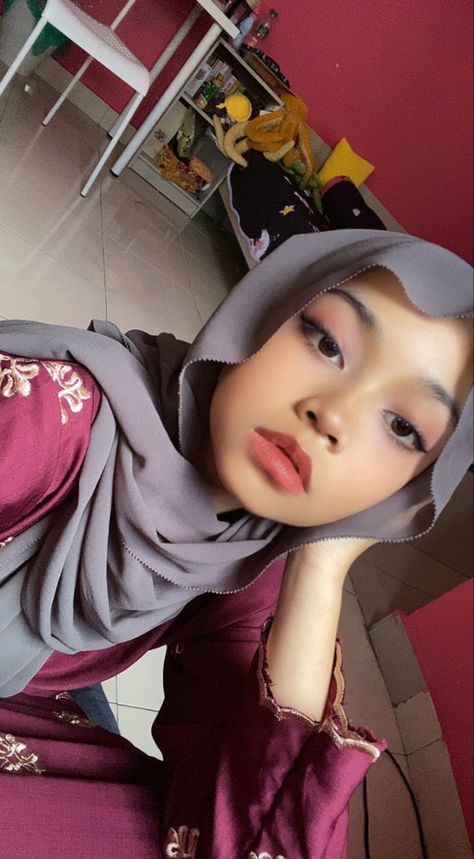 Awek Ootd Proton, Awek Ootd Sekolah, Awek Ootd, Mia Sara, Foto Cewek Hijab Aesthetic, Awek Tudung, Hijab Aesthetic, Muslim Women Hijab, Nike Wallpaper