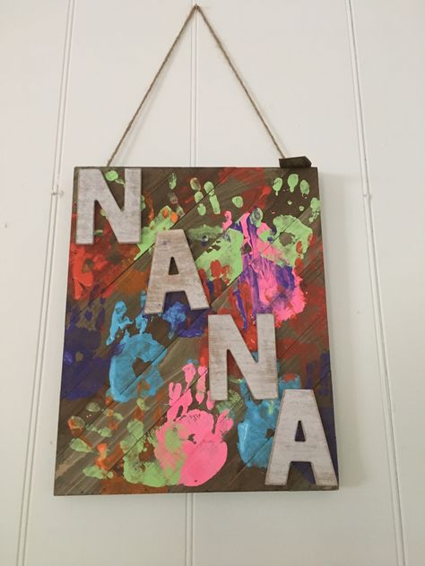 Nanas Garden Craft, Nana Mothers Day Gifts Kids Crafts, Gift For Nana From Grandkids, Happy Birthday Nana Crafts Kids, Nana Birthday Gift Diy For Kids, Diy Gifts For Nana, Nana Crafts, Christmas Presents For Mom, Gift Ideas From Baby