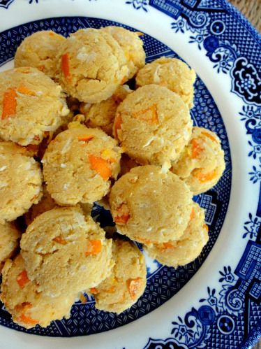 kumquat and coconut cookies Kumquat Recipes Desserts, Marajuana Recipes, Cookies Orange, Bienenstich Recipe, Herring Recipes, Kumquat Recipes, Crostata Recipe, Grapefruit Recipes, Cannelloni Recipes