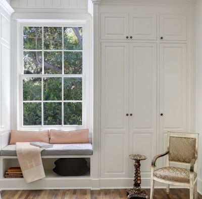 Window Seats With wardrobe | DIY Home decor ideas / Built in Wardrobe & window seat Small Guest Rooms, Built In Window Seat, Window Seat Kitchen, Bedroom Built Ins, Murphy Bed Plans, Window Seats, Build A Closet, Bedroom Windows, Trendy Bedroom