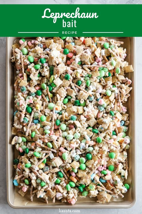 St Patrick's Day Snacks For Adults, March Snack Ideas, Leprechaun Bait Snack, Loaded Leprechaun Popcorn, Leprechaun Snacks, Leprechaun Breakfast Ideas, St Patricks Day Snack Mix St Pattys, St Patricks Day Snacks Kids, Leprechaun Mess Ideas