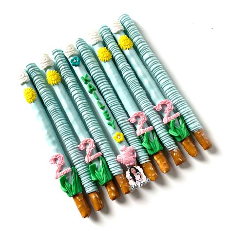 Blues Clues Pretzel Rods, Luau Chocolate Covered Pretzels, Moana Pretzel Sticks, Fancy Pretzels, Dipped Treats, Chocolate Dipped Treats, Mini Dessert Cups, Chocolate Covered Pretzel Rods, Strawberry Pretzel