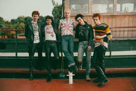 Anson Boon, Box Clothes, Sid And Nancy, Jesse Rutherford, Johnny Rotten, 70s Punk, Birthday Vibes, Louis Partridge, Sid Vicious