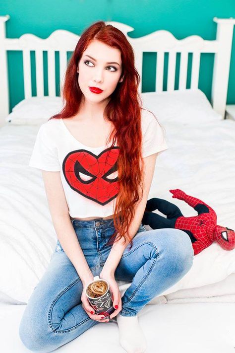 Character: Mary Jane Watson / From: MARVEL Comics 'The Amazing Spider-Man' / Cosplayer: Resident Redhead / Photo: Tim Souter (2015) Mj Watson Cosplay, Redhead Cosplay, Couple Cosplay, Red Halloween, Jane Watson, Couple Costumes, Mary Jane Watson, Professional Dress, Comic Characters