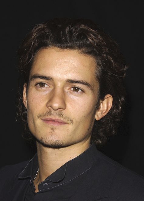 Black Haired Male Actors, Orlando Bloom Lord Of The Rings, Will From Pirates Of The Caribbean, Orlando Bloom Curly Hair, Spanish Actors Men, 2000s Celebrities Men, Actors With Black Hair Male, Lord Of The Rings Orlando Bloom, Australian Men Handsome Man