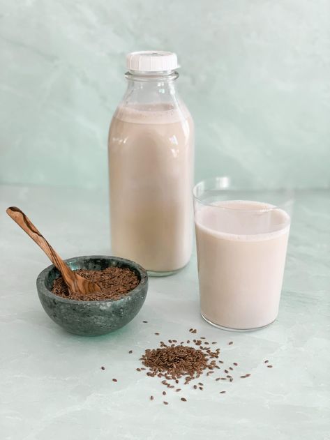 Homemade Flax Milk - Shayna's Kitchen Flax Milk Recipe, Shayna's Kitchen, Healthy Milk Recipes, Milk Photography, Flax Milk, Healthy Milk, Dairy Free Alternatives, Breakfast Party, Milk Alternatives