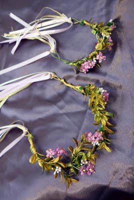 Ren-Fest Style Head Wreaths Head Wreaths Floral, Ren Faire Accessories Diy, Fairy Headpiece Diy, Diy Floral Headpiece, Wire Bunny, Wreath Ideas Diy, Flower Headband Diy, Floral Head Wreath, Fairy Headpiece