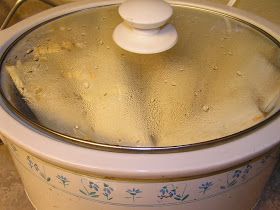 How To Cook Tamales, Steaming Tamales, Crockpot Bread, Homemade Tamales Recipe, Sweet Tamales, How To Make Tamales, Homemade Tamales, Pork Tamales, Tamale Recipe