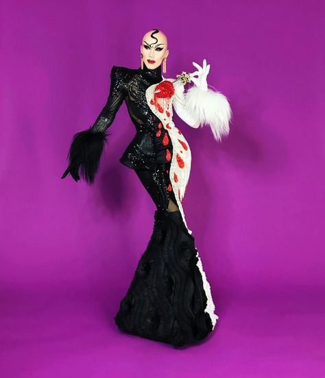 94.9k Likes, 728 Comments - Sasha Velour (@sashavelour) on Instagram: “ . Tonight’s look for hosting the @rupaulsdragrace #season10 cast reveal on @VH1. Gown by…” Drag Art, Sasha Velour, Drag Queen Outfits, Ella Enchanted, Rupaul Drag Queen, Drag King, Queen Makeup, Races Fashion, Queer Fashion