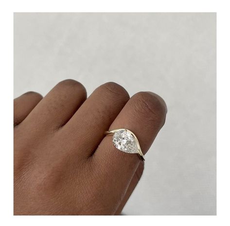 Floating Engagement Ring, Pretty Engagement Rings, 30th Bday, Cute Engagement Rings, Future Engagement Rings, Wedding Proposals, Dream Engagement, Dream Engagement Rings, Engagement Ring Wedding Band