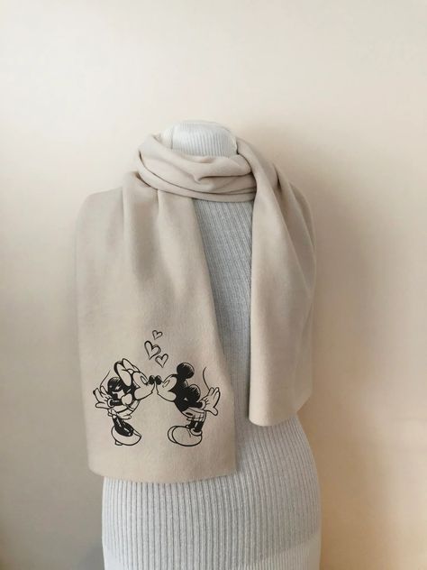 Mickey and Minnie Scarf for Warm Winter Love - Fashion - Mickey Mouse Gifts, Mickey Balloons, Fleece Scarf, Kids Scarf, Mouse Print, Home Clothing, Winter Love, Mickey And Minnie Mouse, Disney Fashion