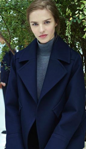 Zara : Minimal + Classic | Nordhaven Studio Zara Looks, Navy Blue Coat, October Fashion, Spring Inspo, Navy Coat, Blue Coat, Style Winter, Blue Coats, Nov 2