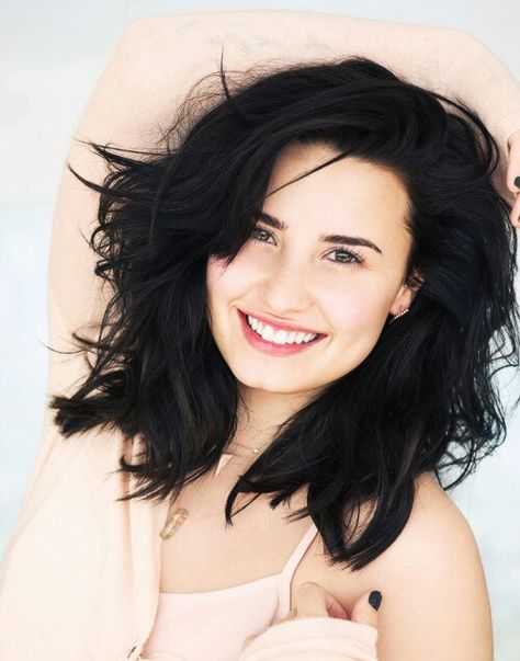 Imagem de demi lovato, demi, and lovato Demi Lovato Without Makeup, Demi Lovato Young, Celebs Without Makeup, People Magazine, Makeup Pictures, Without Makeup, Naturally Beautiful, Free Makeup, Demi Lovato