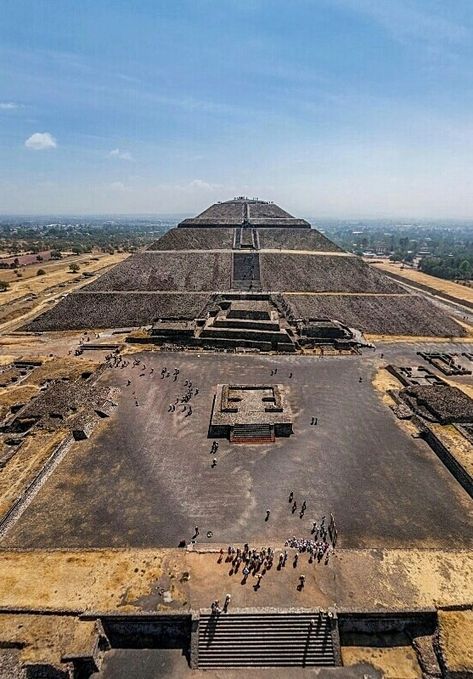 Teotihuacan Pyramid, Graham Hancock, Ancient Mexico, Archeological Sites, Ancient Pyramids, Ancient Astronaut, Aztec Culture, Aztec Calendar, Mexico Culture