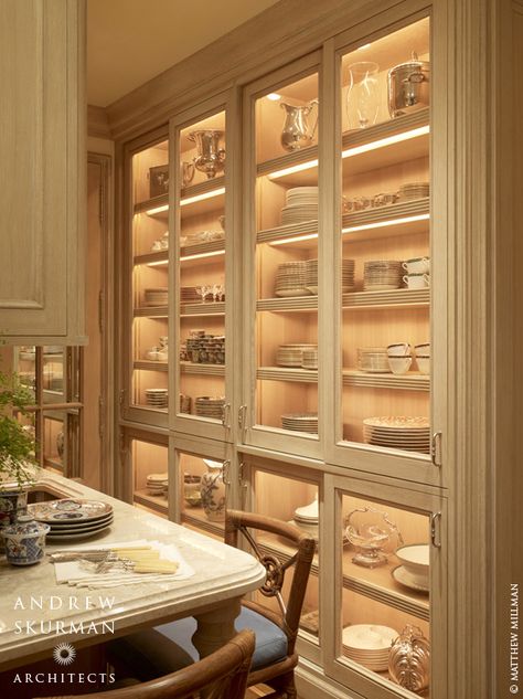 I like the solid glass doors rather than the framed ones on our current built-ins.  A good image to look back on when we refinish the built-ins Shallow Cabinets, Crockery Cabinet, Kitchen Cabinets Doors, Desain Pantry, Built In Cupboards, Decor Ikea, Kitchen Pantry Cabinets, Butler Pantry, Kitchen Cabinet Doors