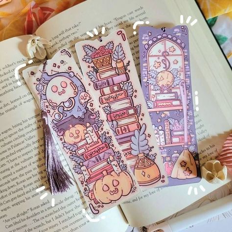 Fandom Bookmarks, Simple Bookmark Ideas, Kawaii Bookmarks, Bookish Crafts, Aesthetic Bookmarks, Spooky Bookmarks, Halloween Bookmarks, Draw Book, Unique Bookmarks