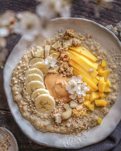 Mango Oatmeal, Bariatric Meals, Mango Slices, Coconut Oatmeal, Ripe Mango, Breakfast Bowl, Bariatric Recipes, Breakfast Bowls, Cashew