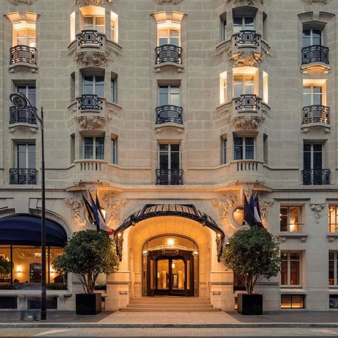 Hotel Lutetia Paris French Hotel Exterior, Hotelier Aesthetic, Boutique Hotel Exterior, Luxury Paris Hotel, Hotel Lutetia Paris, Luxury Hotels Paris, Wellbeing Centre, Hotel Window, Parisian Hotel