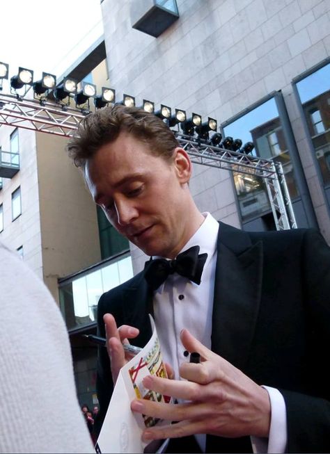 Gentleman Video, Tom Hi, Tom Hiddleston Gentleman, Funny Face Gif, Tom Hiddleston Quotes, Tom Hiddleston Funny, Grey Hair Don't Care, Thomas William Hiddleston, Loki Marvel