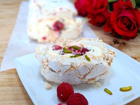 British Cakes, Raspberry Roulade, Meringue Dessert, Whipped Mascarpone, Meringue Roulade, Roulade Recipe, British Cake, Raspberry Meringue, Cardamom Cake