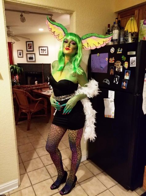 Greta The Gremlin, Gremlin Costume Women, Gizmo Halloween Costume, Gremlins Family Costume, Female Gremlin Costume, Greta Gremlin Costume Diy, 80s Horror Halloween Costumes, Gremlin Costume Diy, Green Hair Halloween Costumes Ideas