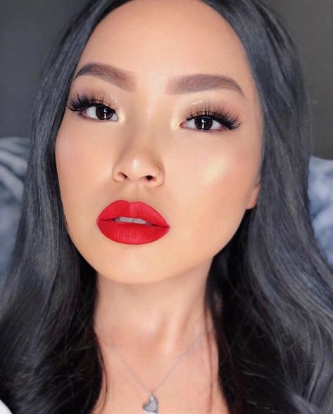 Keep reading for some of our favorite matte lipsticks — that won't dry out your lips. Winter Make Up, Red Lips Makeup Look, Classy Makeup, Best Highlighter, Red Lipstick Makeup, Kiss Lashes, Best Natural Makeup, Red Lip Makeup, Matte Lipsticks