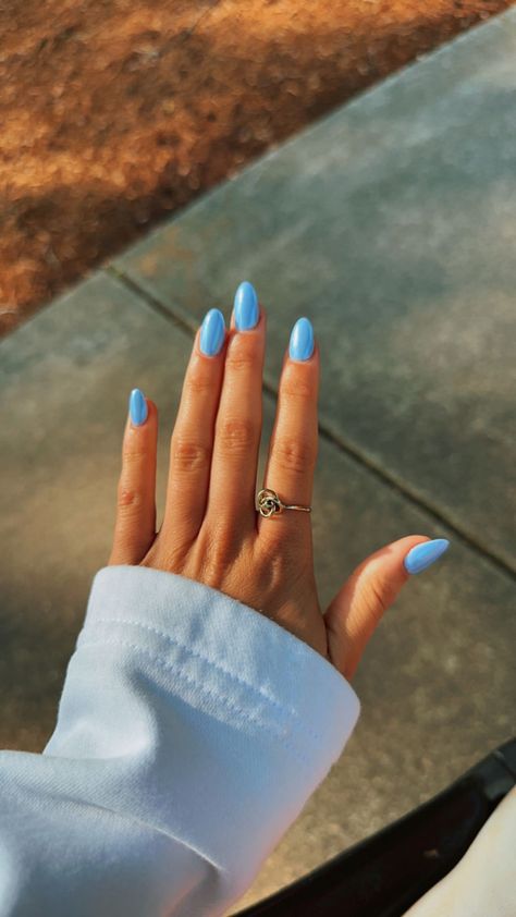 Summer 2024 French Nails, Simple Almond Nails Summer Solid Color, Bio Gel Nails Summer, Full Blue Nails, Easter Nails Blue, Gel X Nail Colors, Carribean Blue Nails, Cute Solid Nails, Bright Light Blue Nails