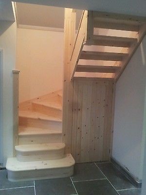 6 winder staircase, made to measure in pine 275mm strings (delivery options) Foto Scale, Scale Loft, Dormer Loft Conversion, Staircase Kits, Loft Staircase, Attic Staircase, Rustic Stairs, Attic Renovation Ideas, Renovation Kitchen