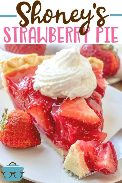 This Easy Shoney's Strawberry Pie is a favorite summer dessert recipe! Made with frozen pie crust, jello, fresh strawberries, whipped cream! #strawberrypie #dessert Shoneys Strawberry Pie, Strawberries Whipped Cream, Easy Strawberry Pie, Strawberry Pie Recipe, Frozen Pie Crust, Fresh Strawberry Pie, Strawberry Pie Filling, Pie Pops, Frozen Pie