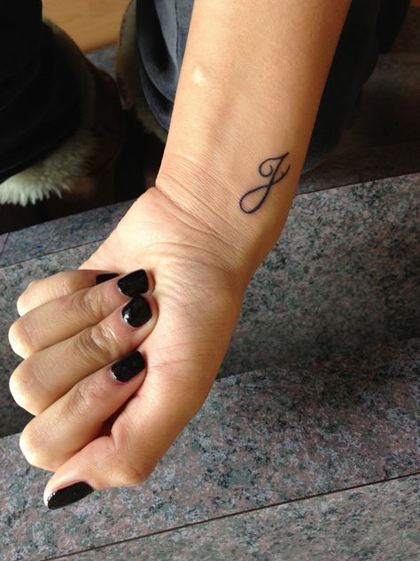 Tattoos For Wife For Husband, J Tattoo On Finger, Cursive J Tattoo, J Initial Tattoo, J Tattoos, Boyfriend Tattoo Ideas, Letter J Tattoo, Diy Tattoo Permanent, Phönix Tattoo